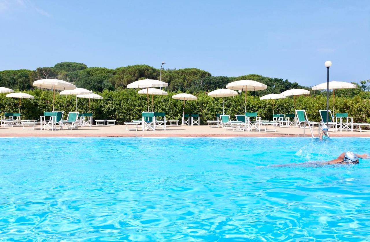 Isa-Apartments 4 Beds In Residence With Swimming-Pool In San Vincenzo, Just 600 Meters From The Sea Екстериор снимка